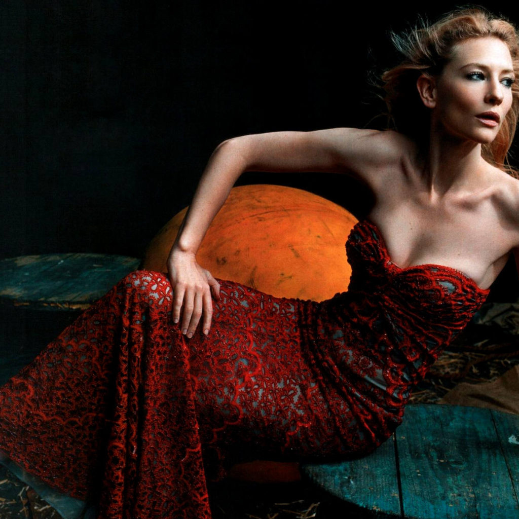 Красное платье