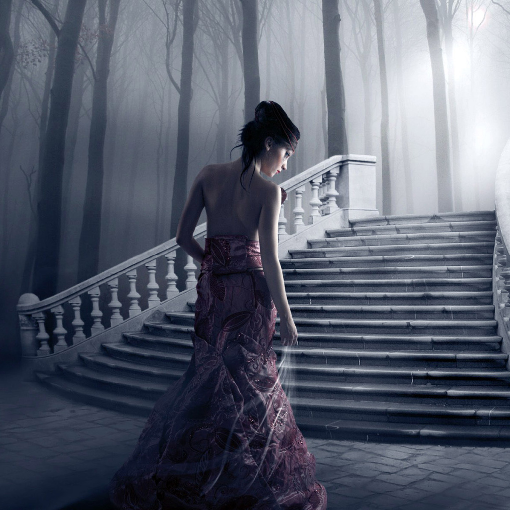 Девушка в темном саду