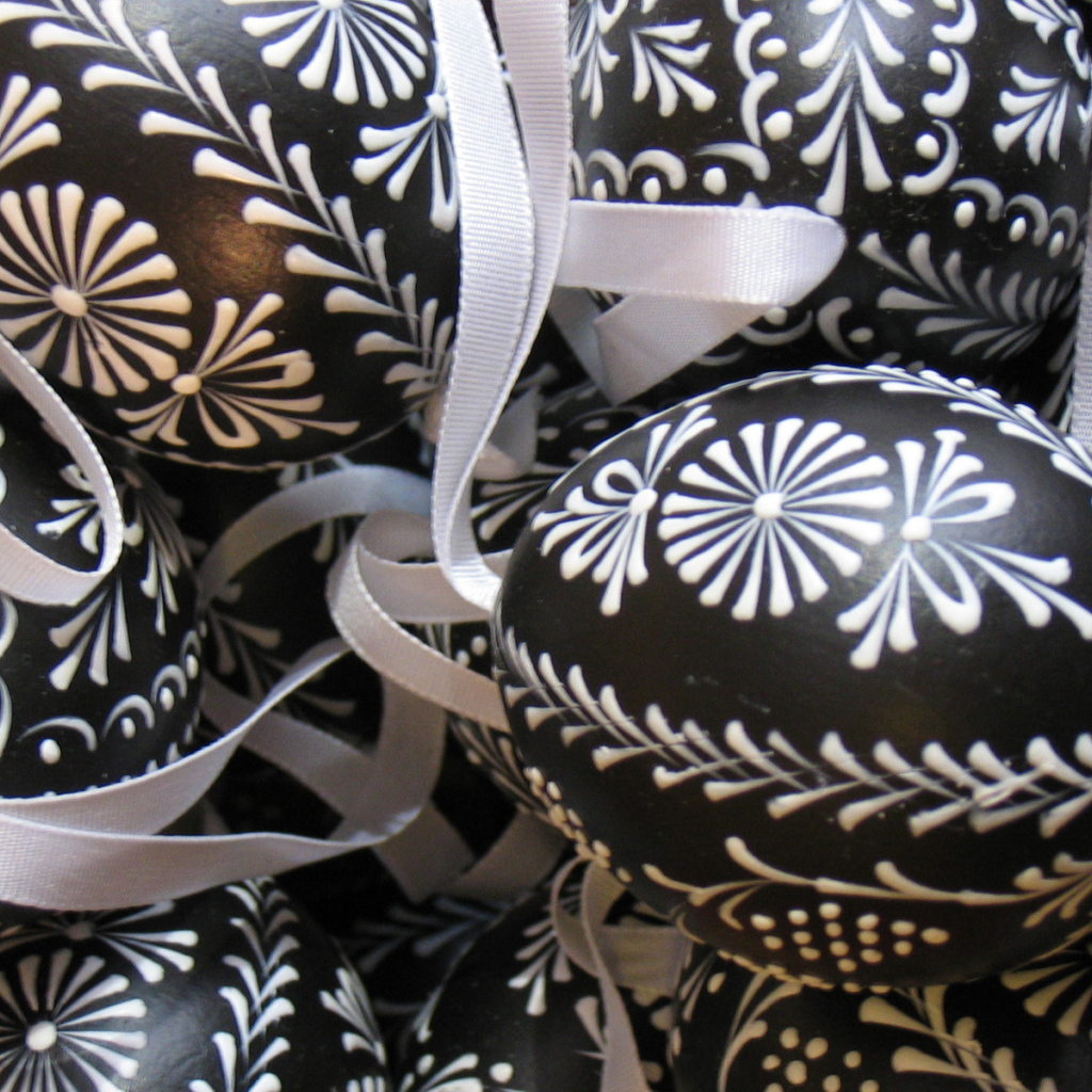 Черно белые Пасхальные яйца