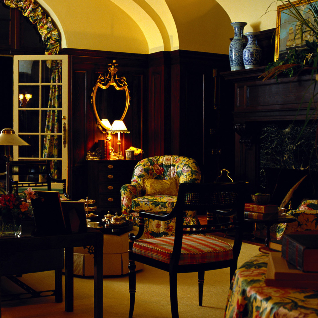 Каминная комната с выходом на террасу