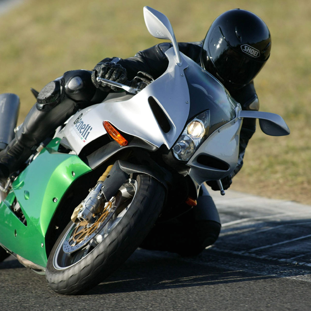 Зеленый спорт байк