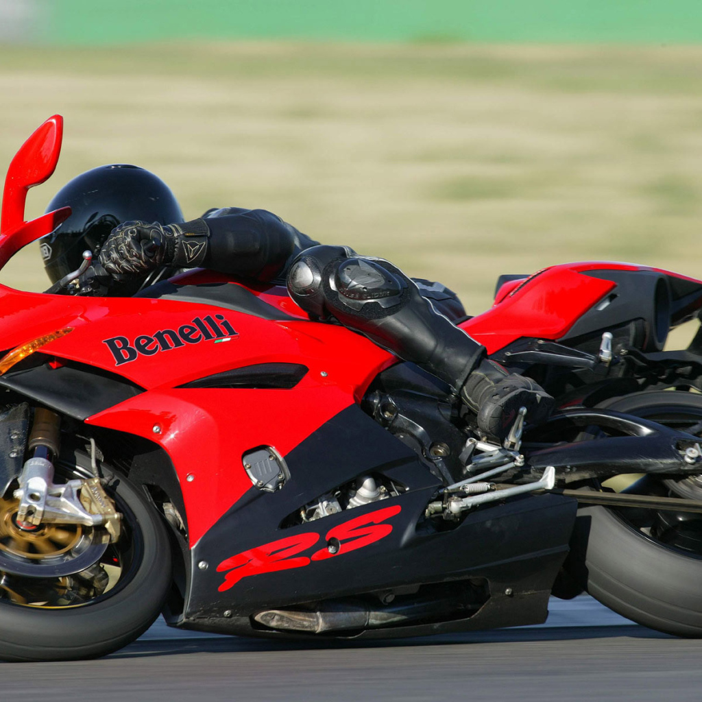 Огромная скорость байка