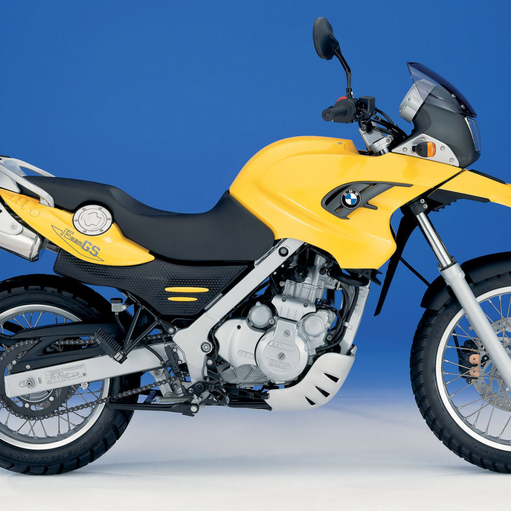 Мотоцикл BMW желтый