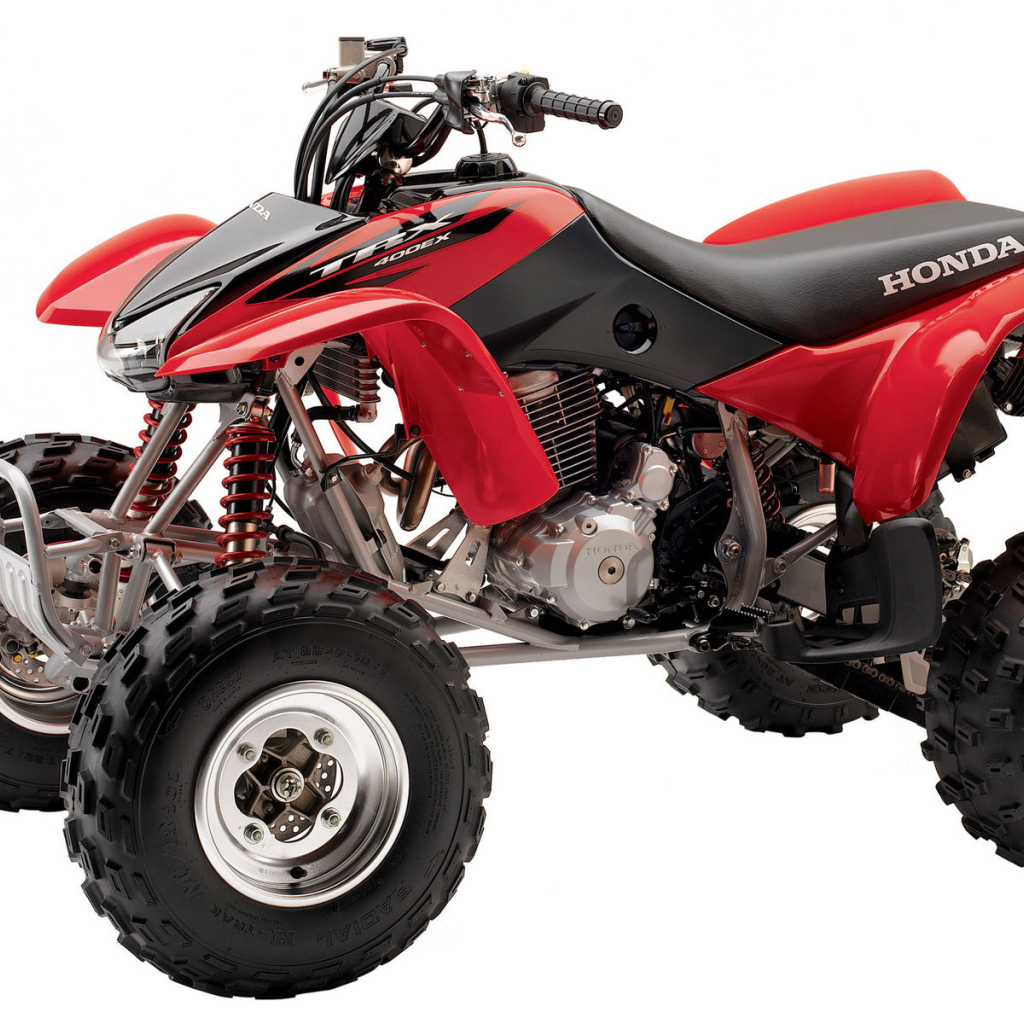 Красный Honda квадроцикл
