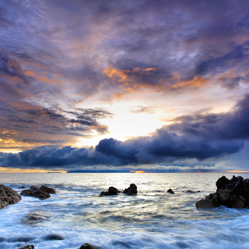 Облака над морем