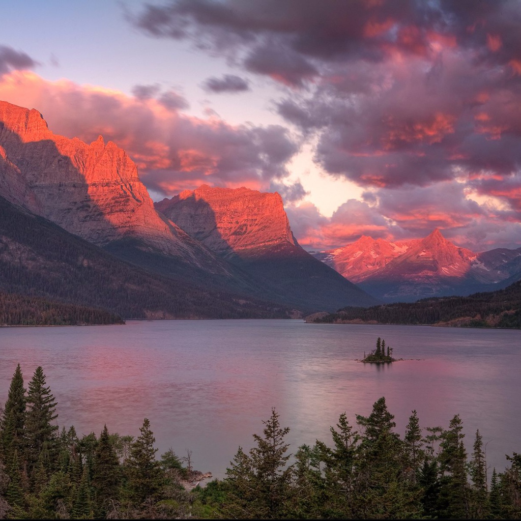 Долина с озером