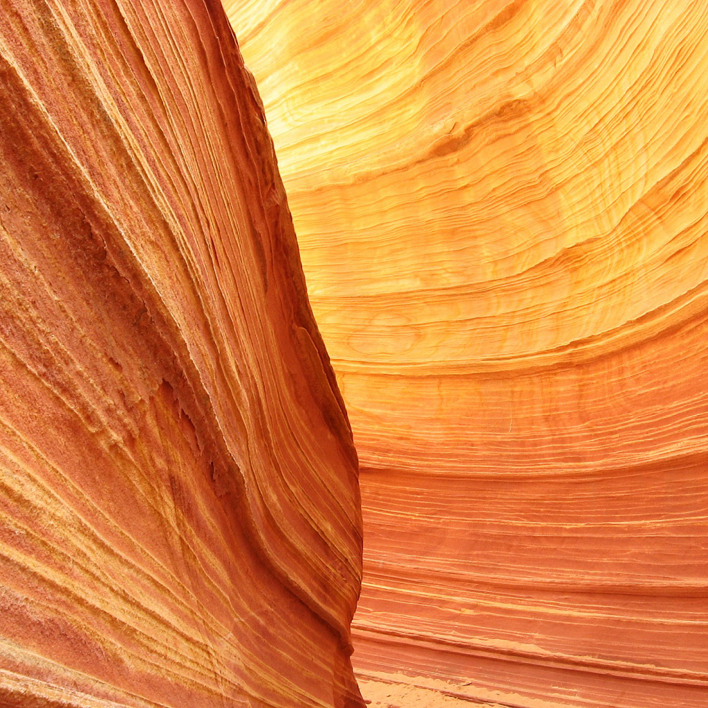 Красная горная порода