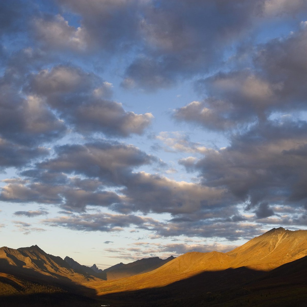 Горы и облака
