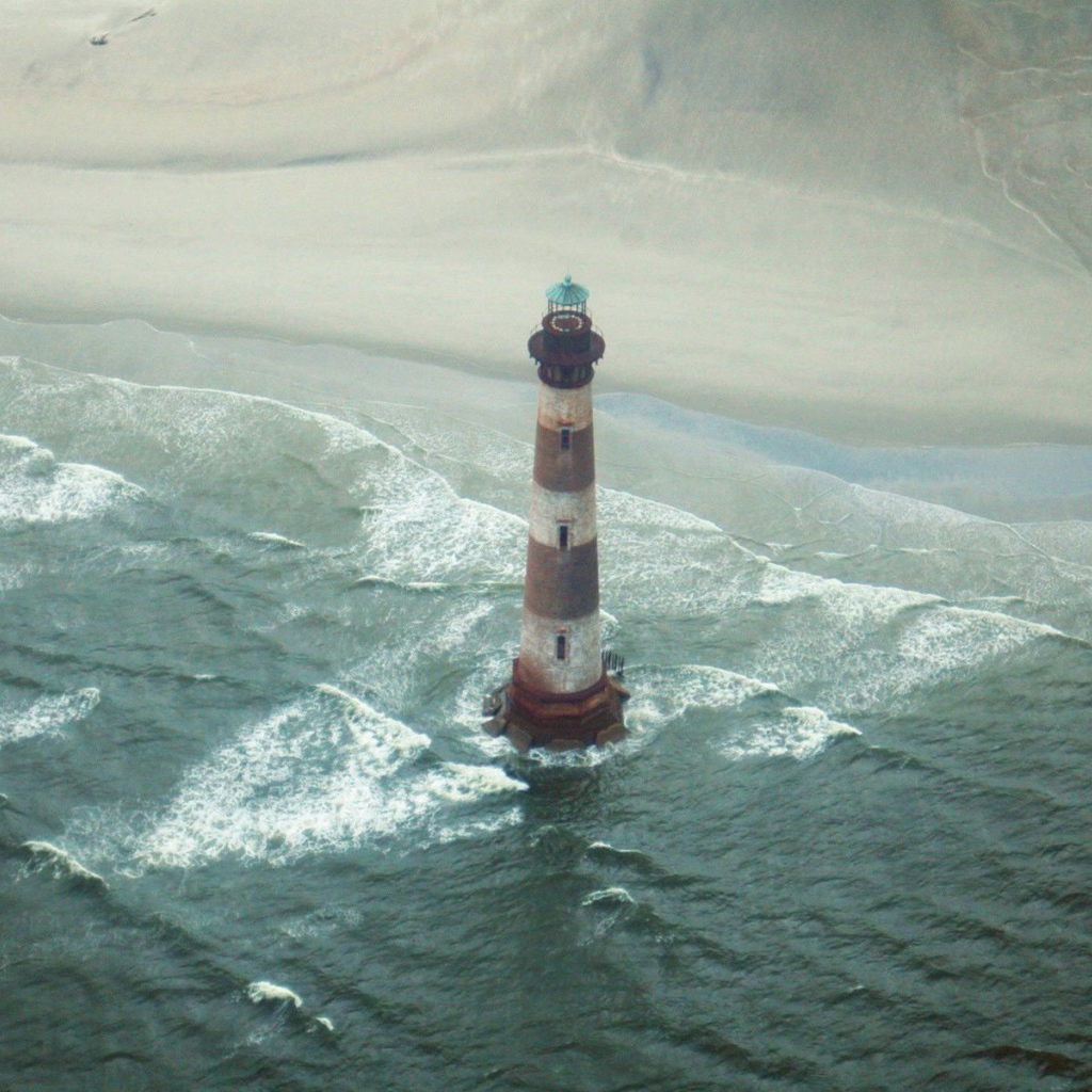 Красивый маяк