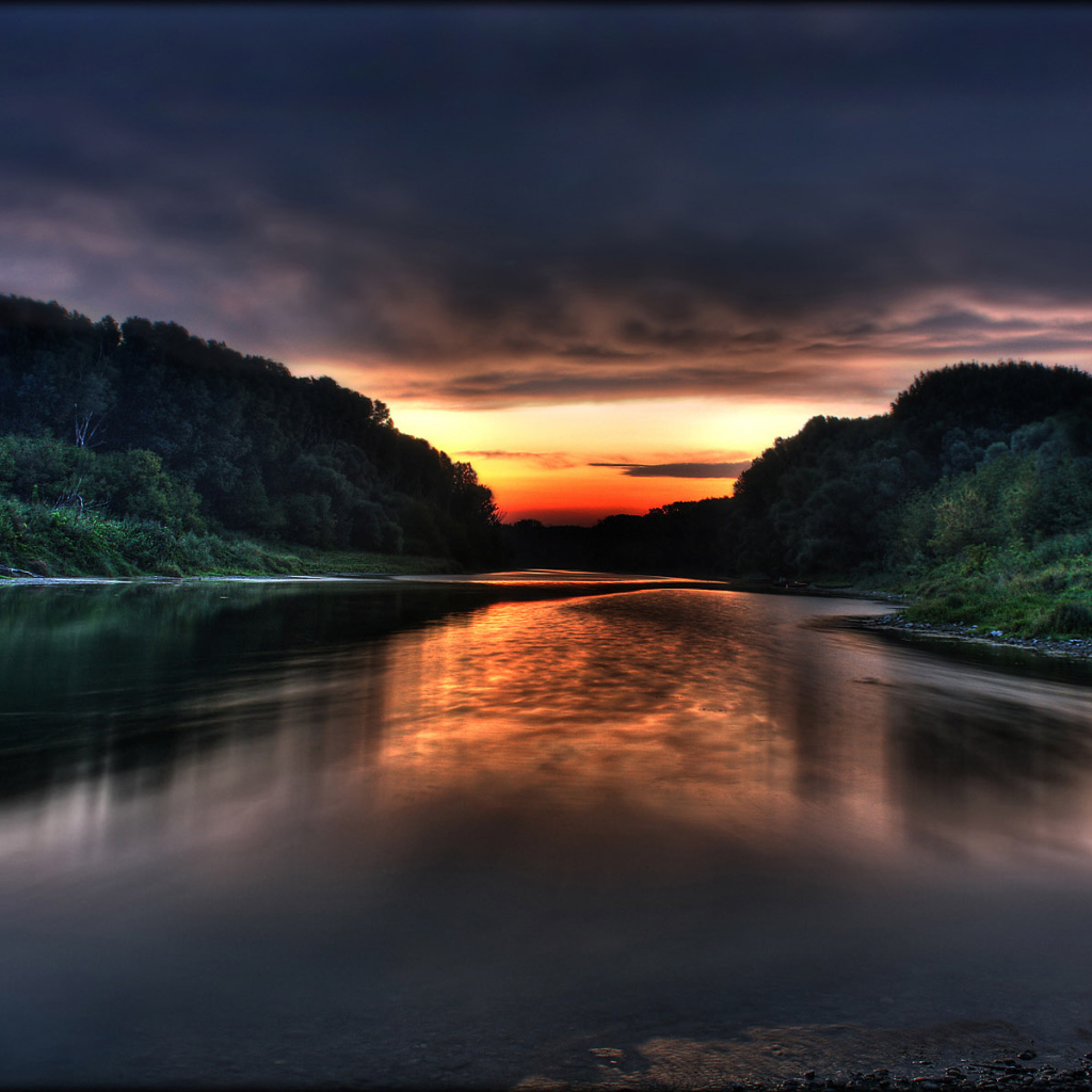 Река на закате HDR