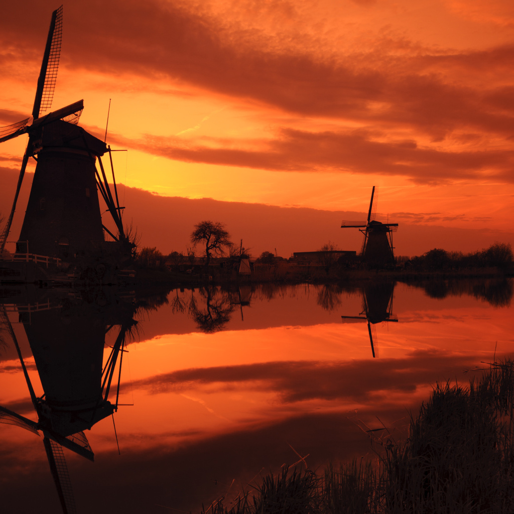 Мельница на закате