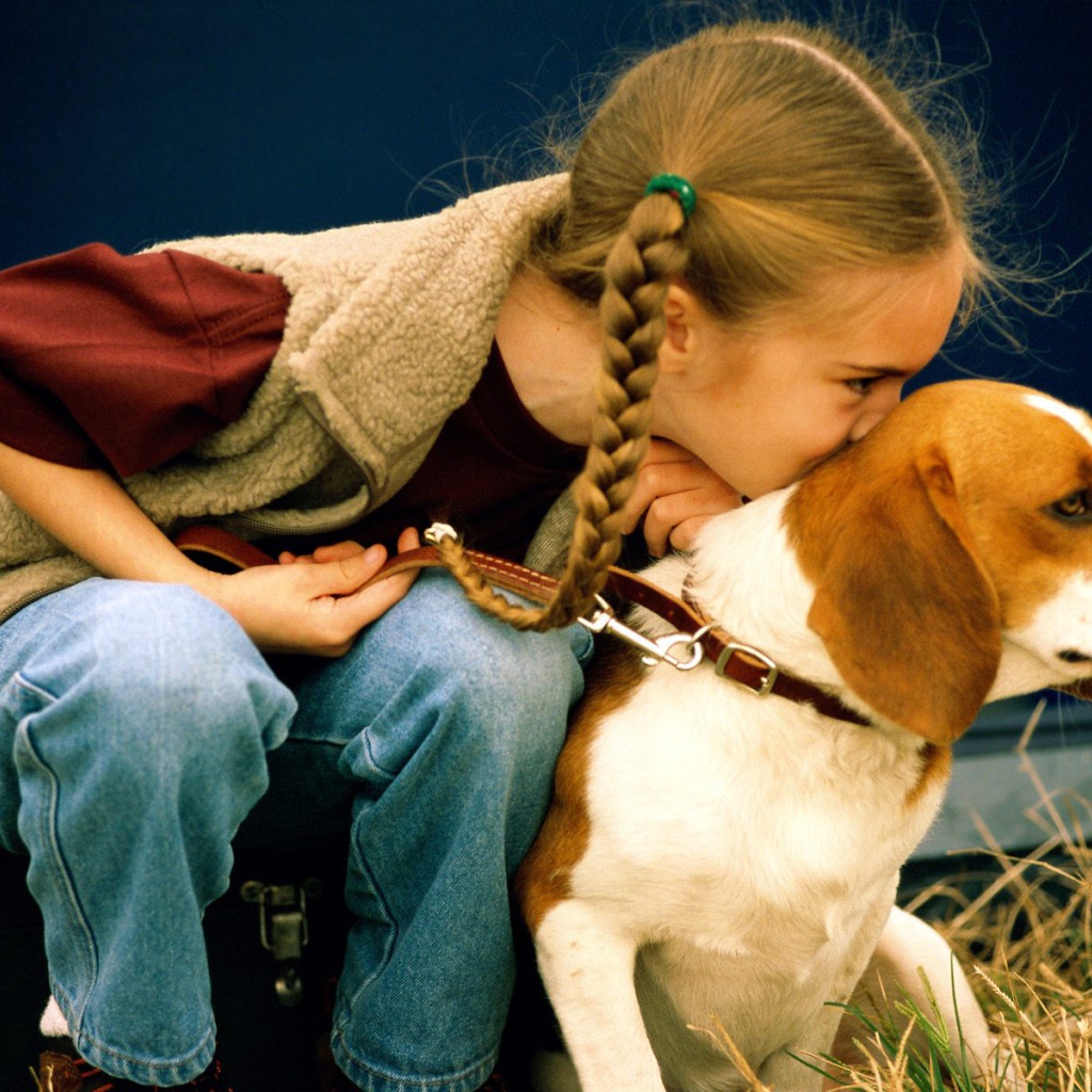Девочка с собакой
