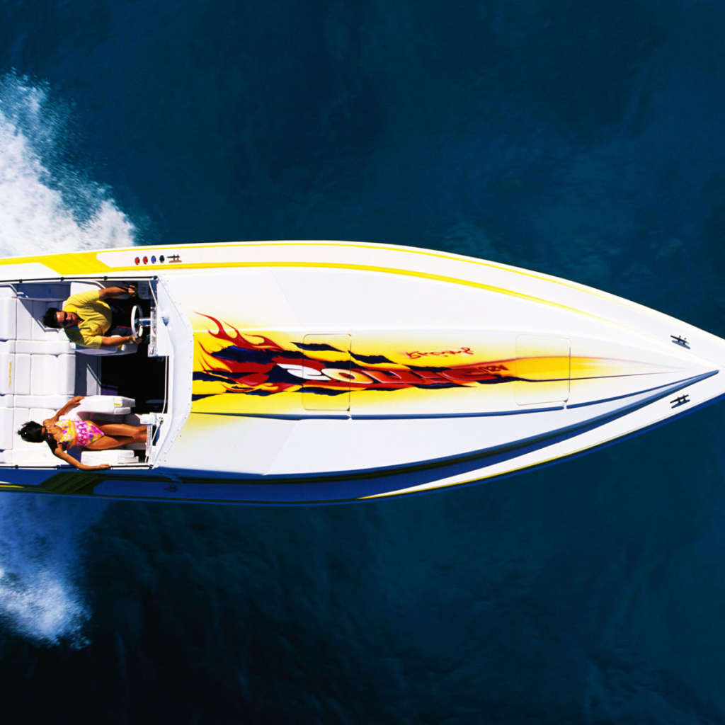 Поездка на моторном катере