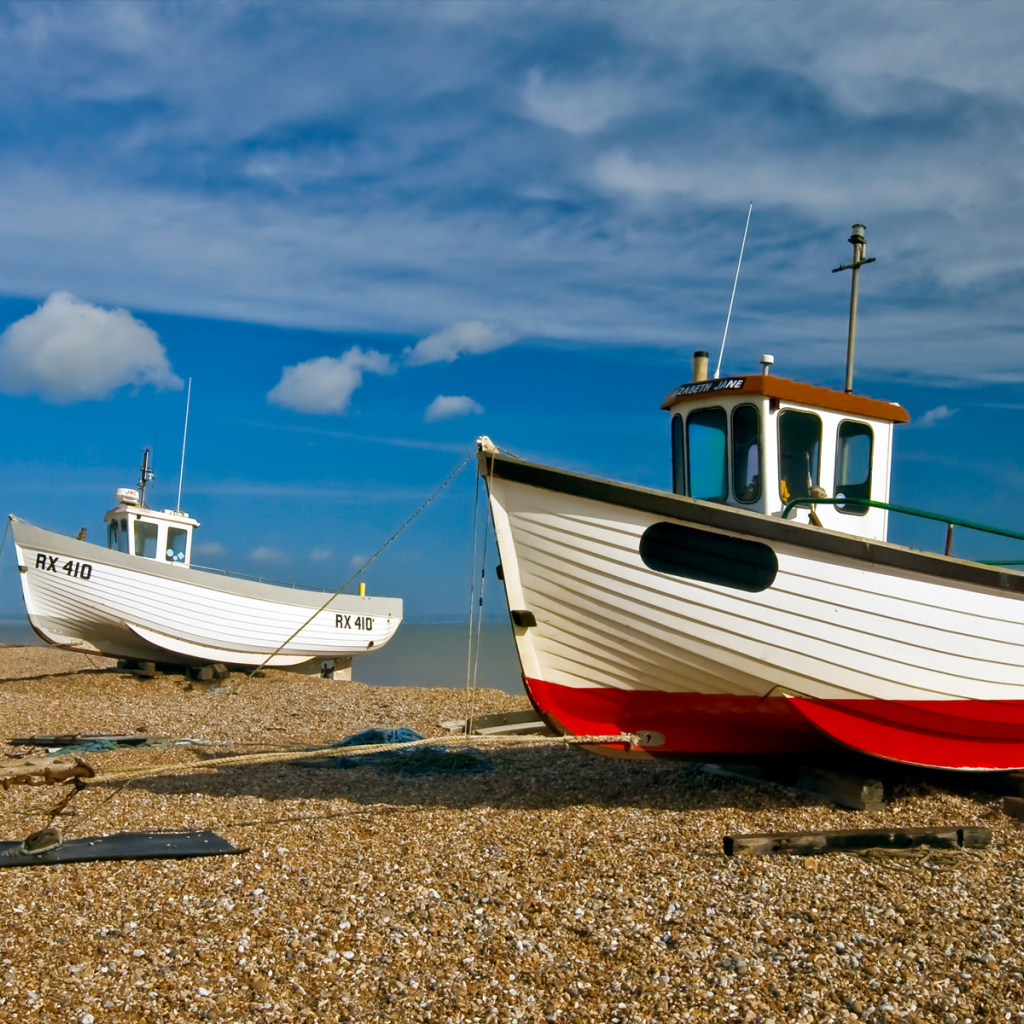 Лодки на берегу