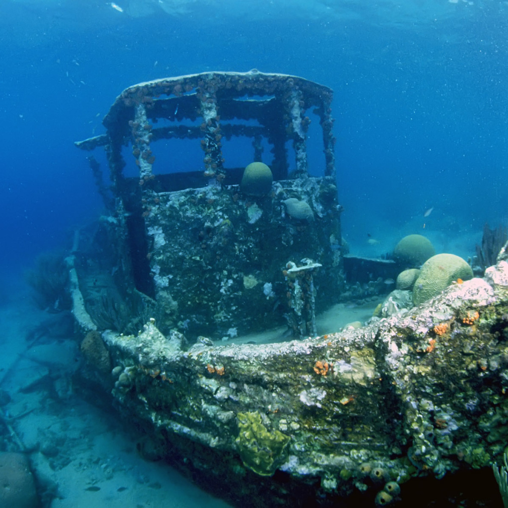 Затонувшее судно