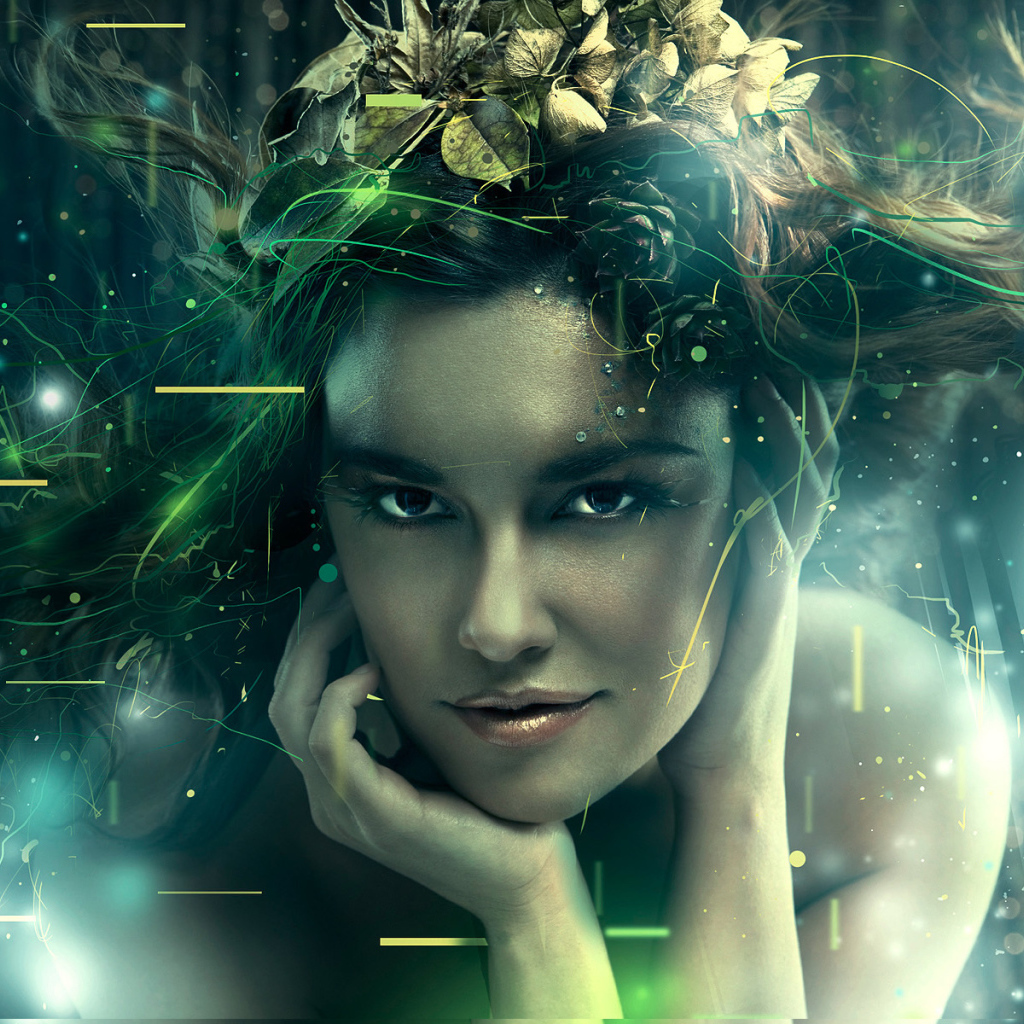 Девушка с венком в волосах