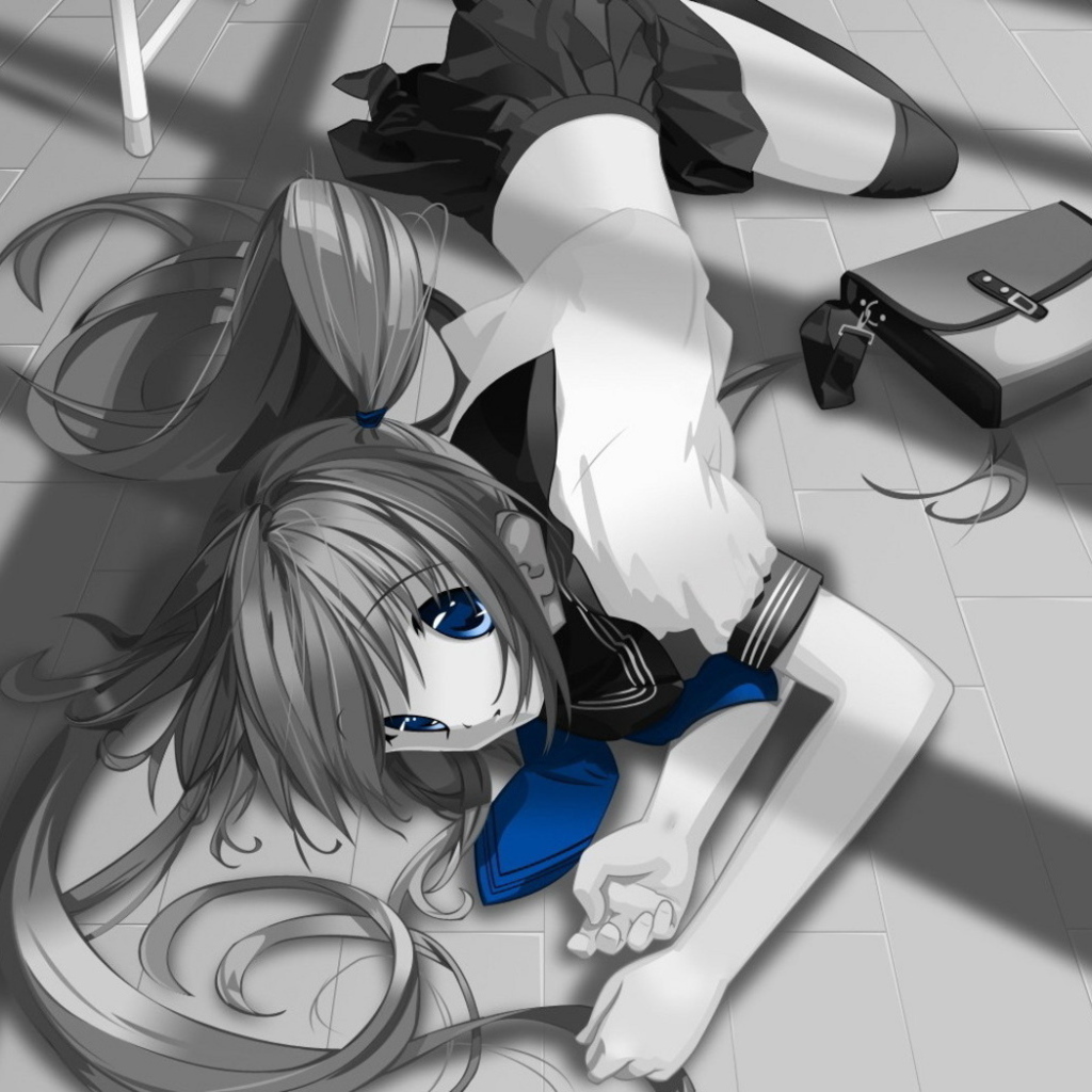 Школьница на полу