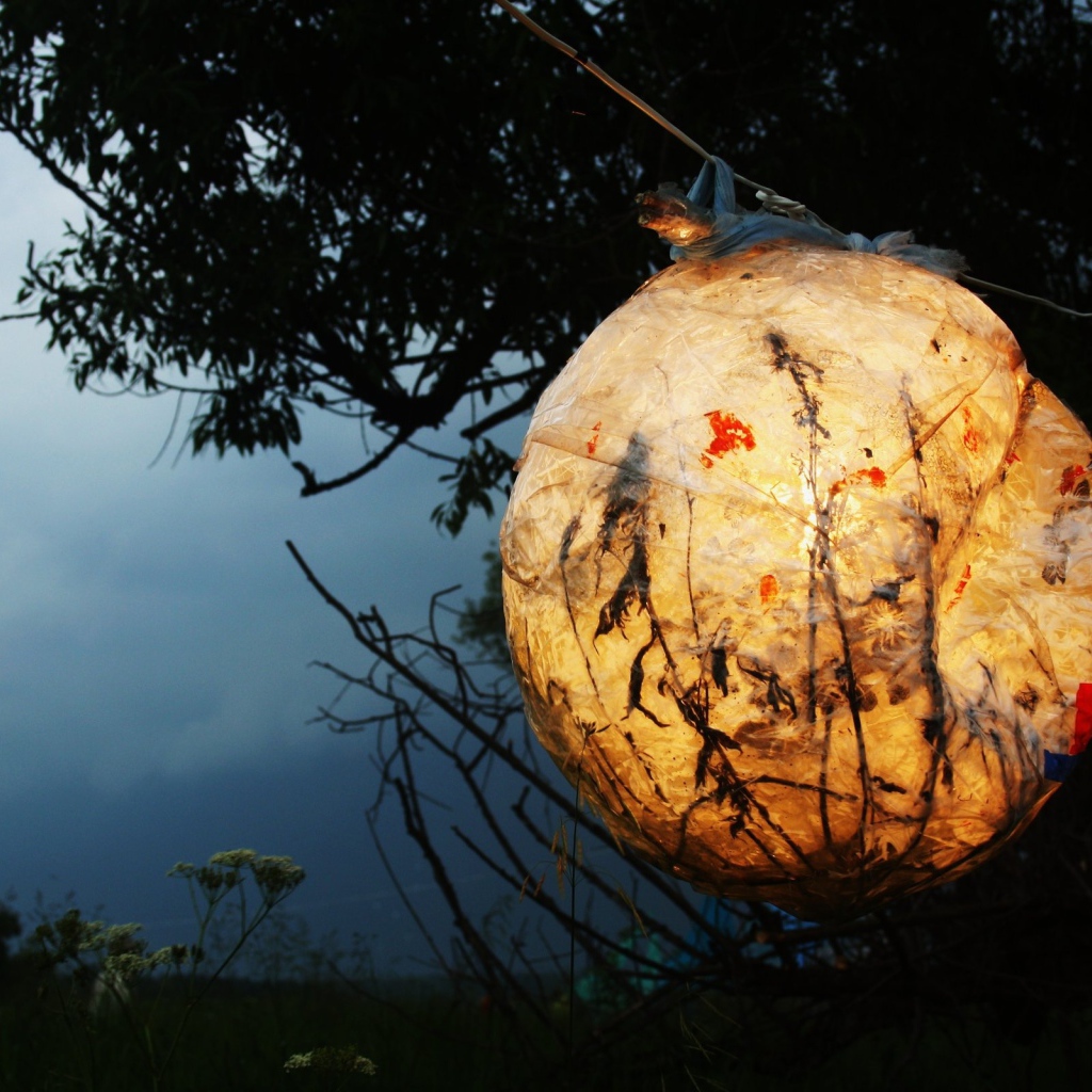 Фонарь в ночи