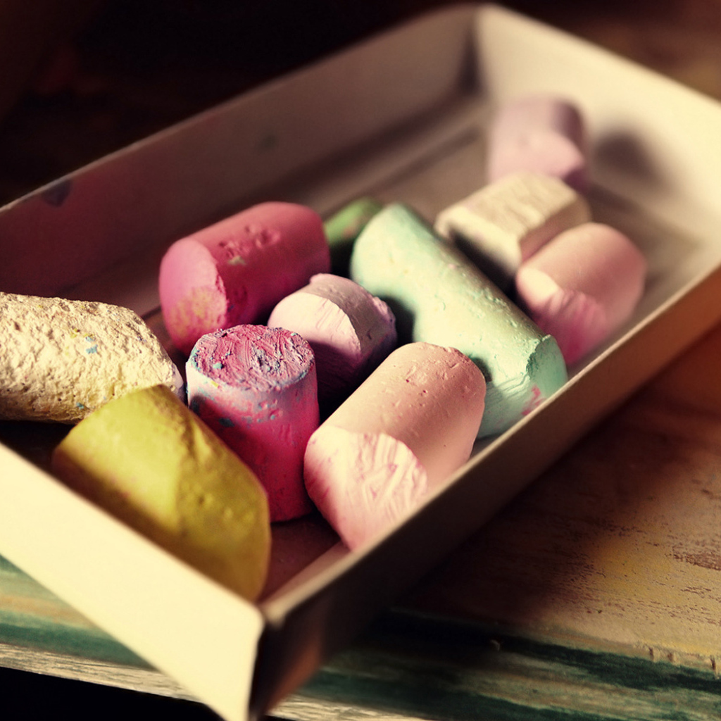 Коробка с мелками