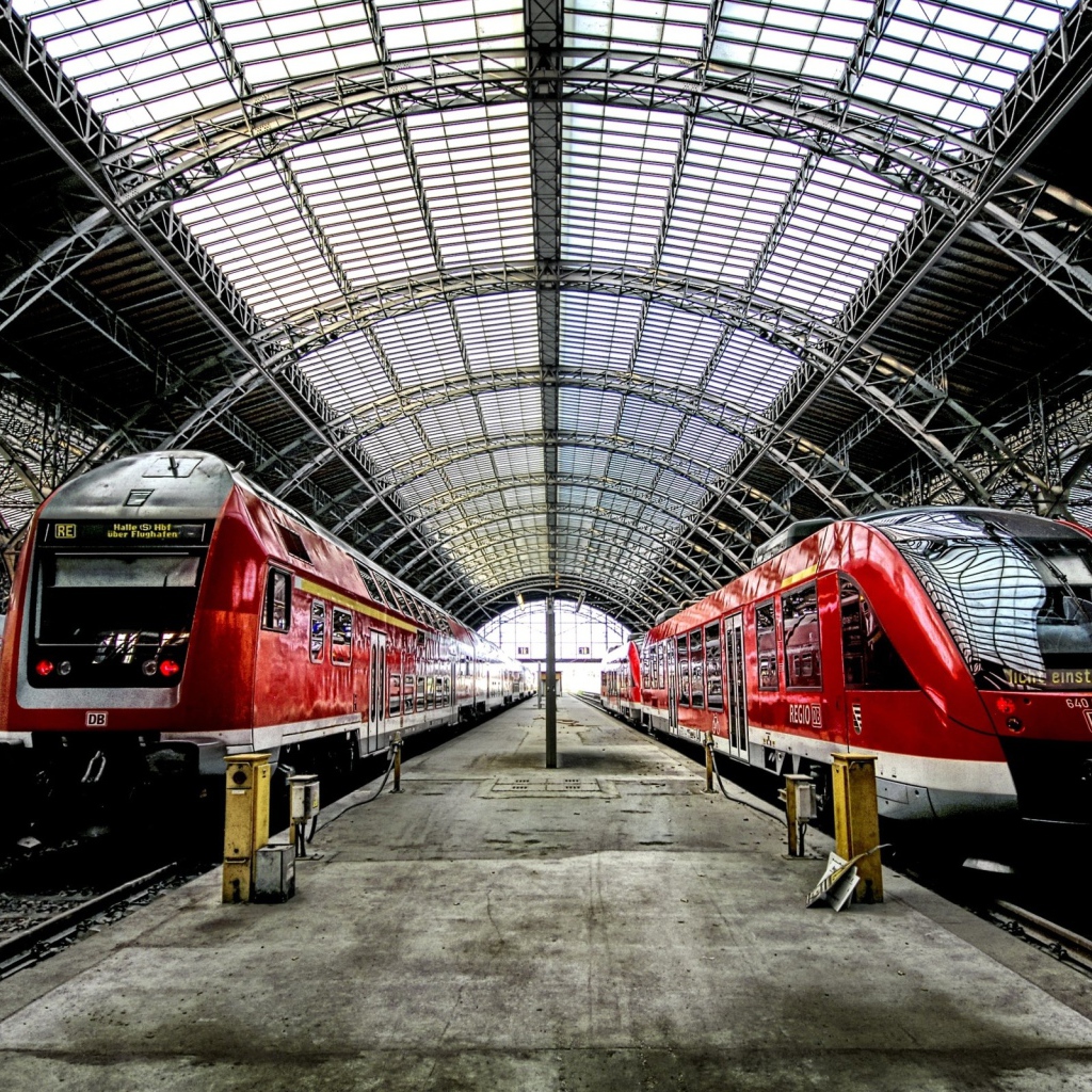 Поезда на станции