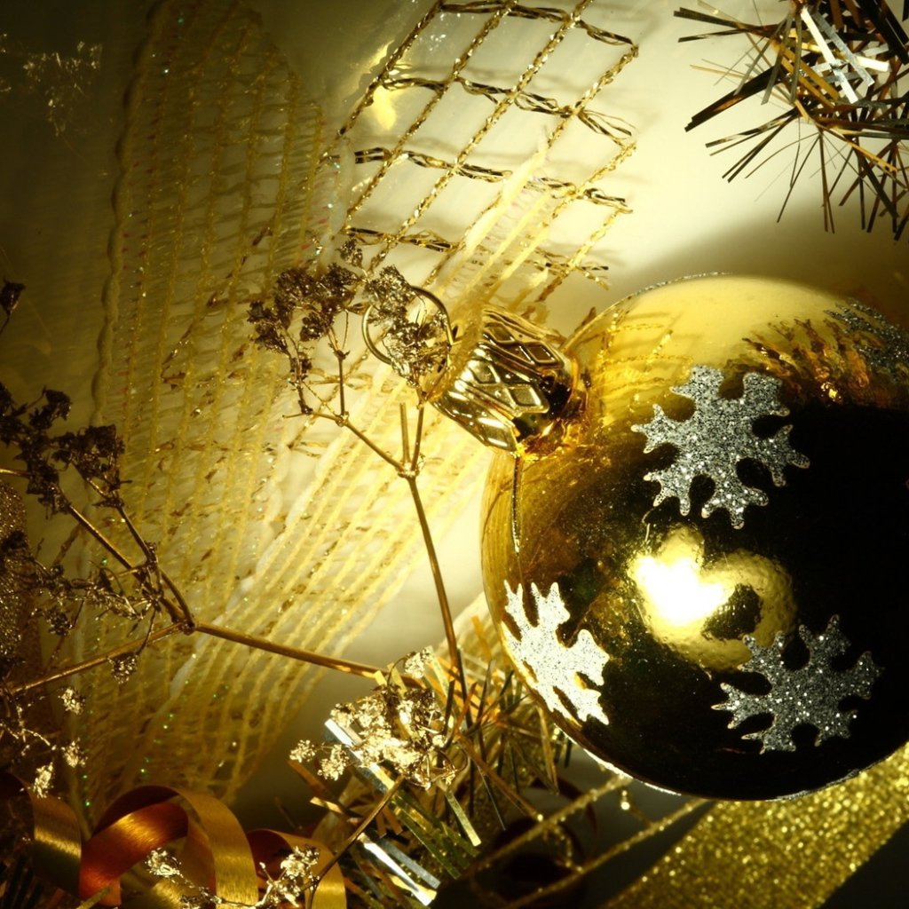 Золотой шарик