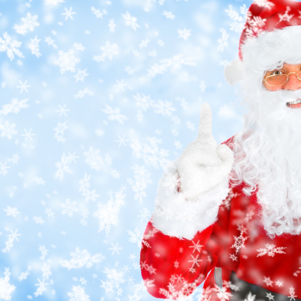 Санта у елки