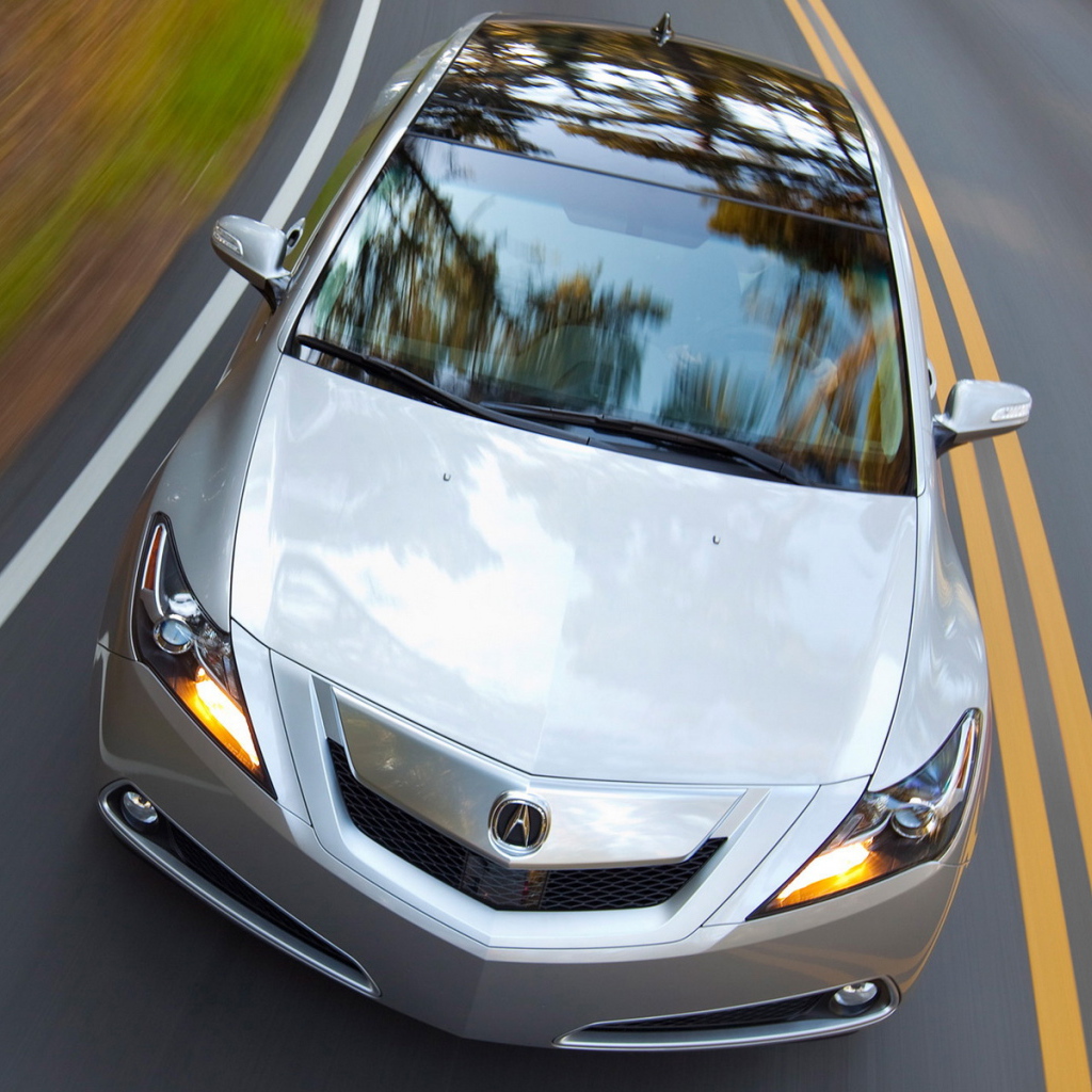 Акура ZDX на дороге