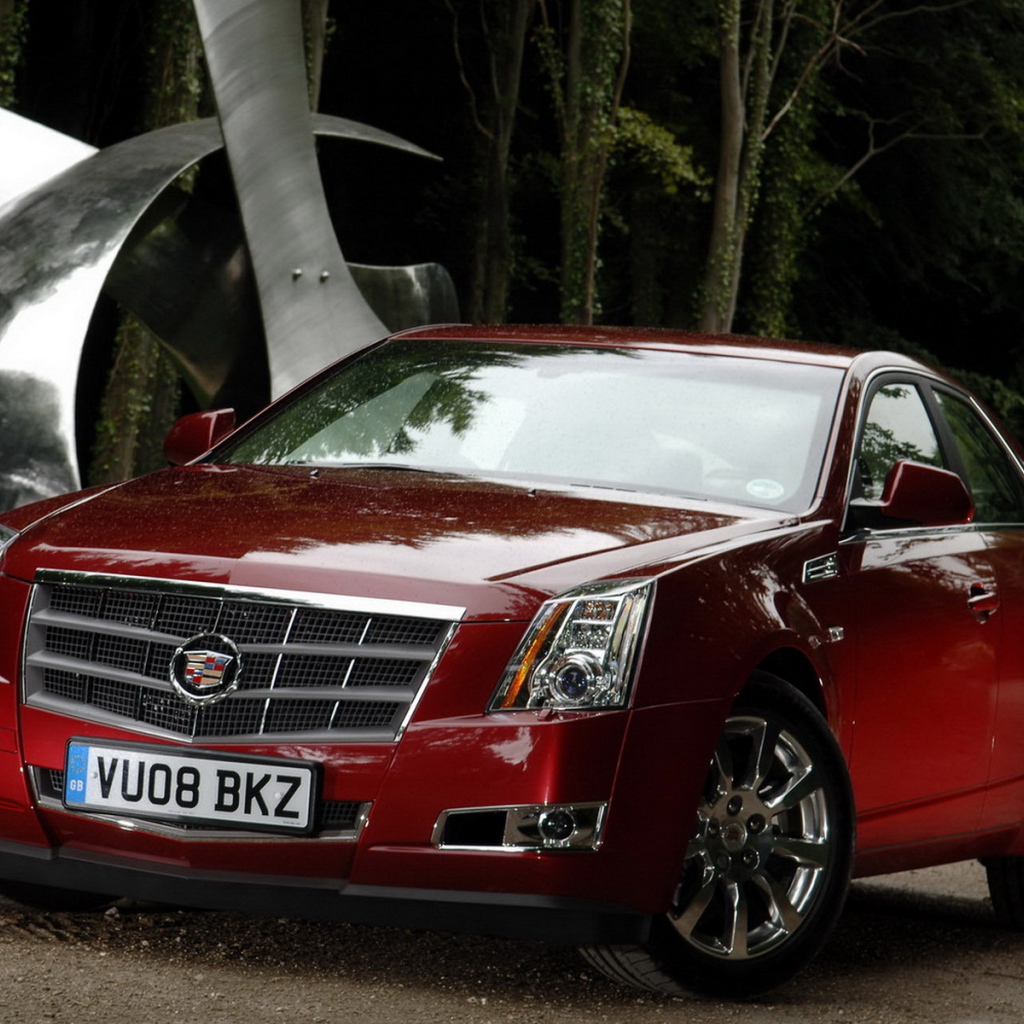 красный Кадиллак CTS
