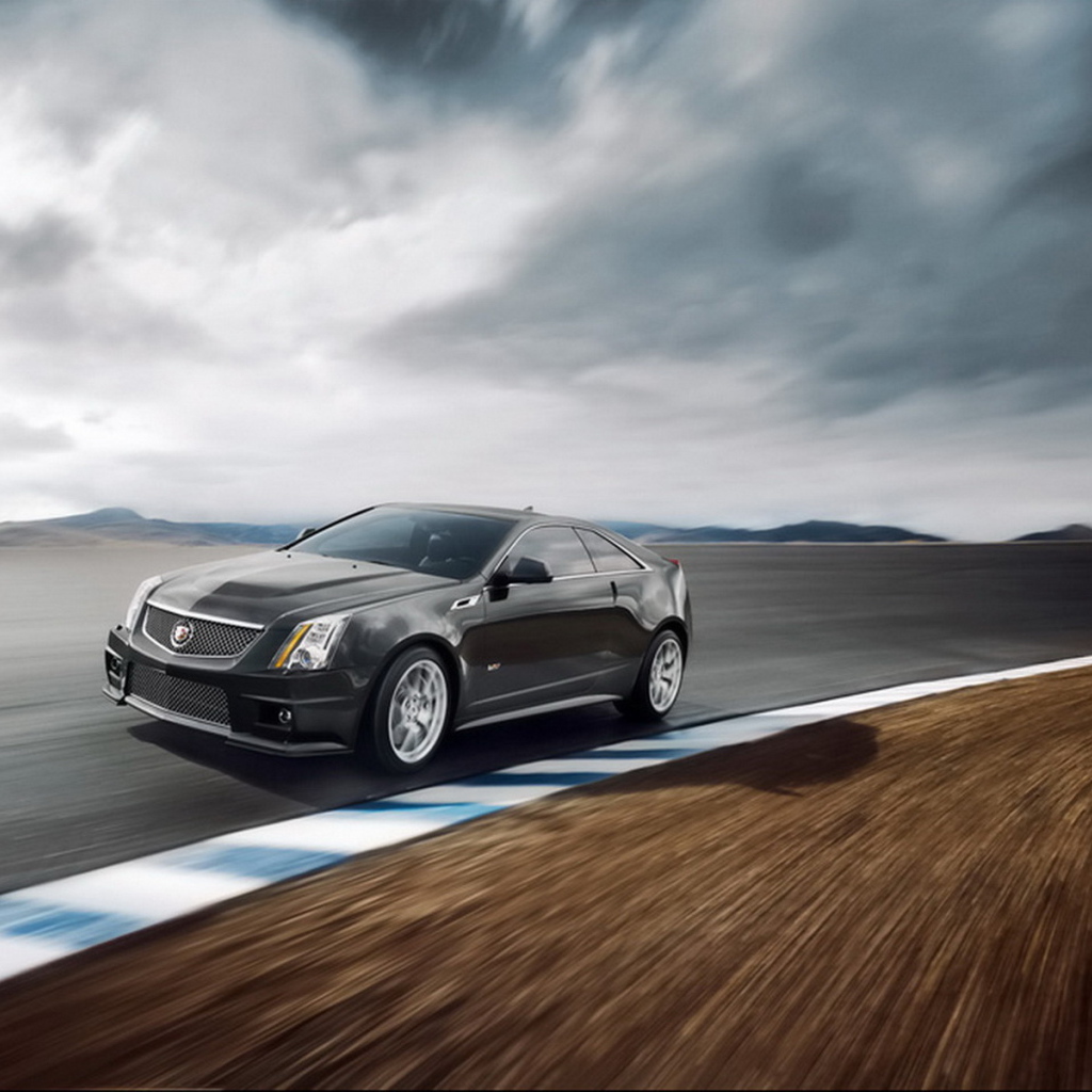 Кадиллак CTS V Купе в движении