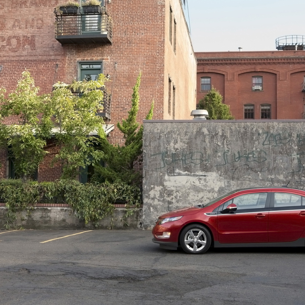 красный Шевроле Волт