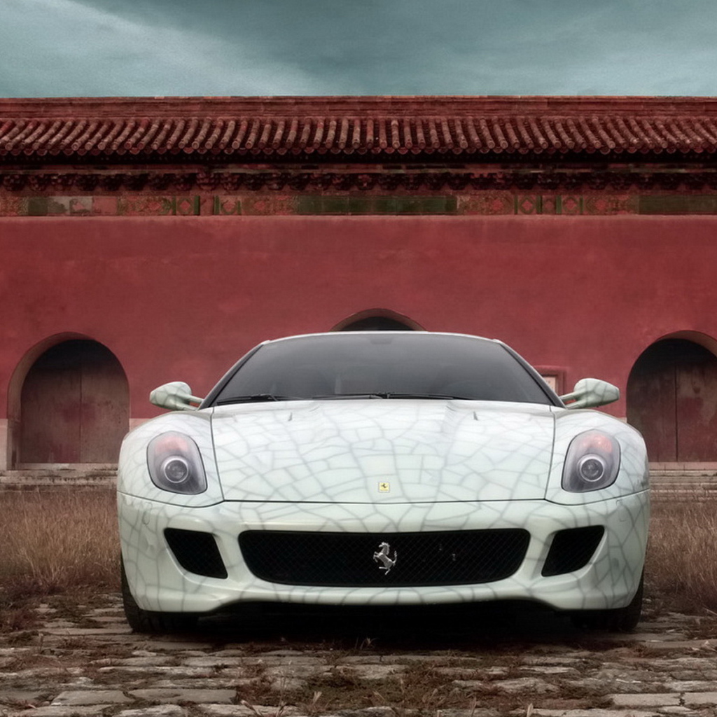 Феррари 599 Китай возле стены