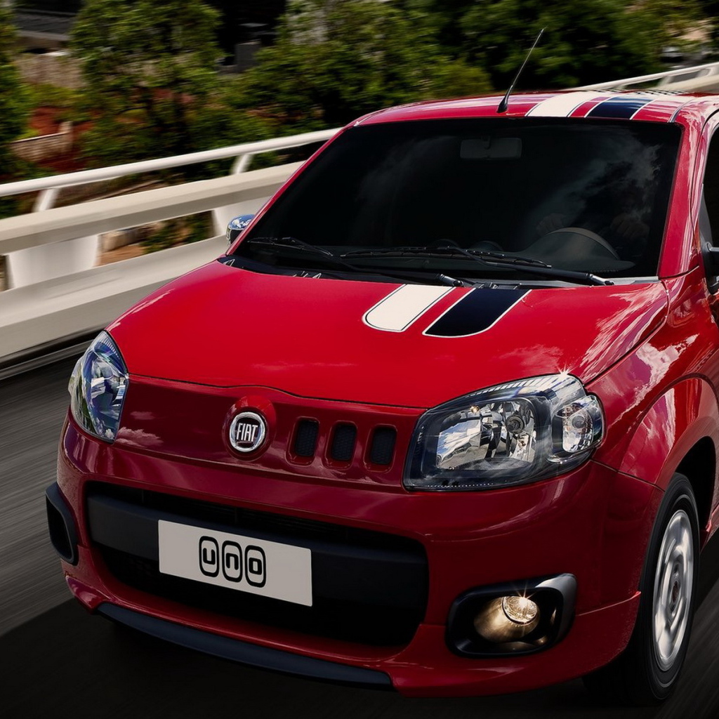 Фиат Уно в красном цвете