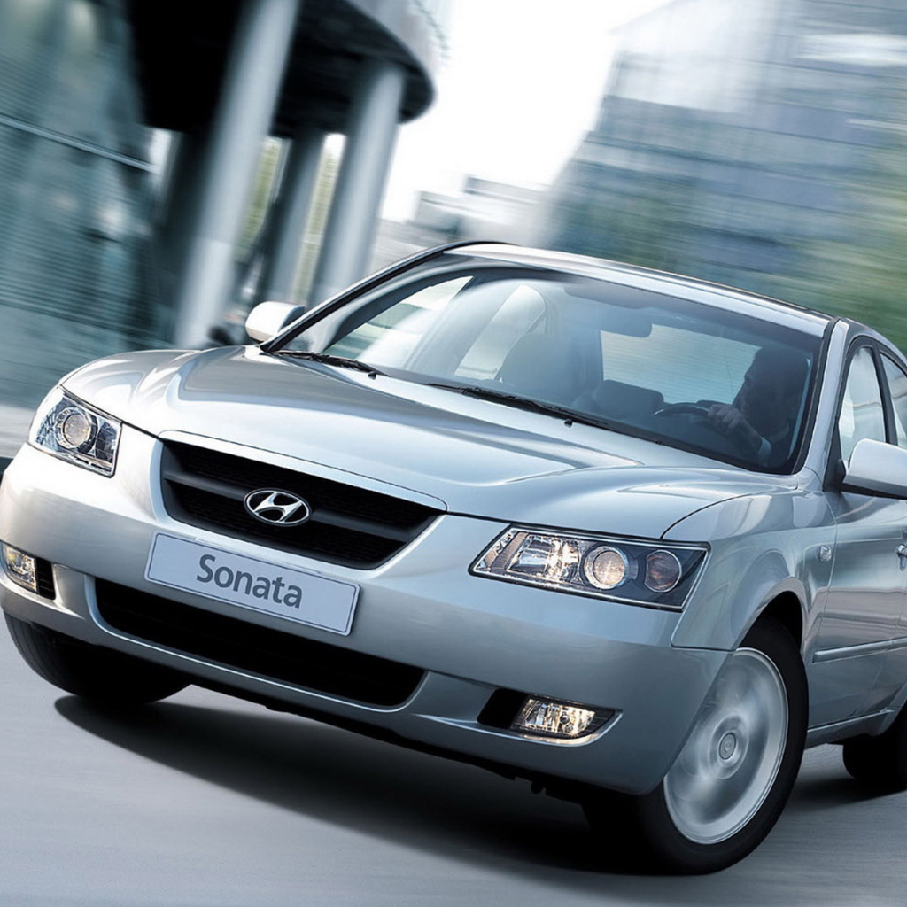 Хендай Соната в движении