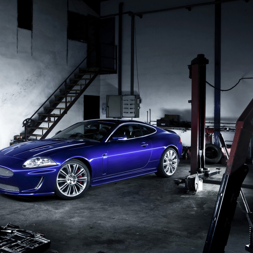 Синий Ягуар XKR