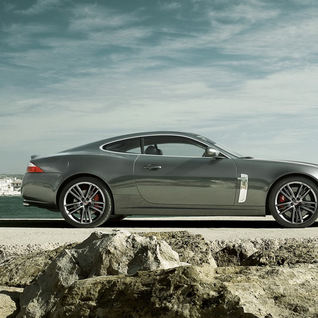 Jaguar XKR Portfolio