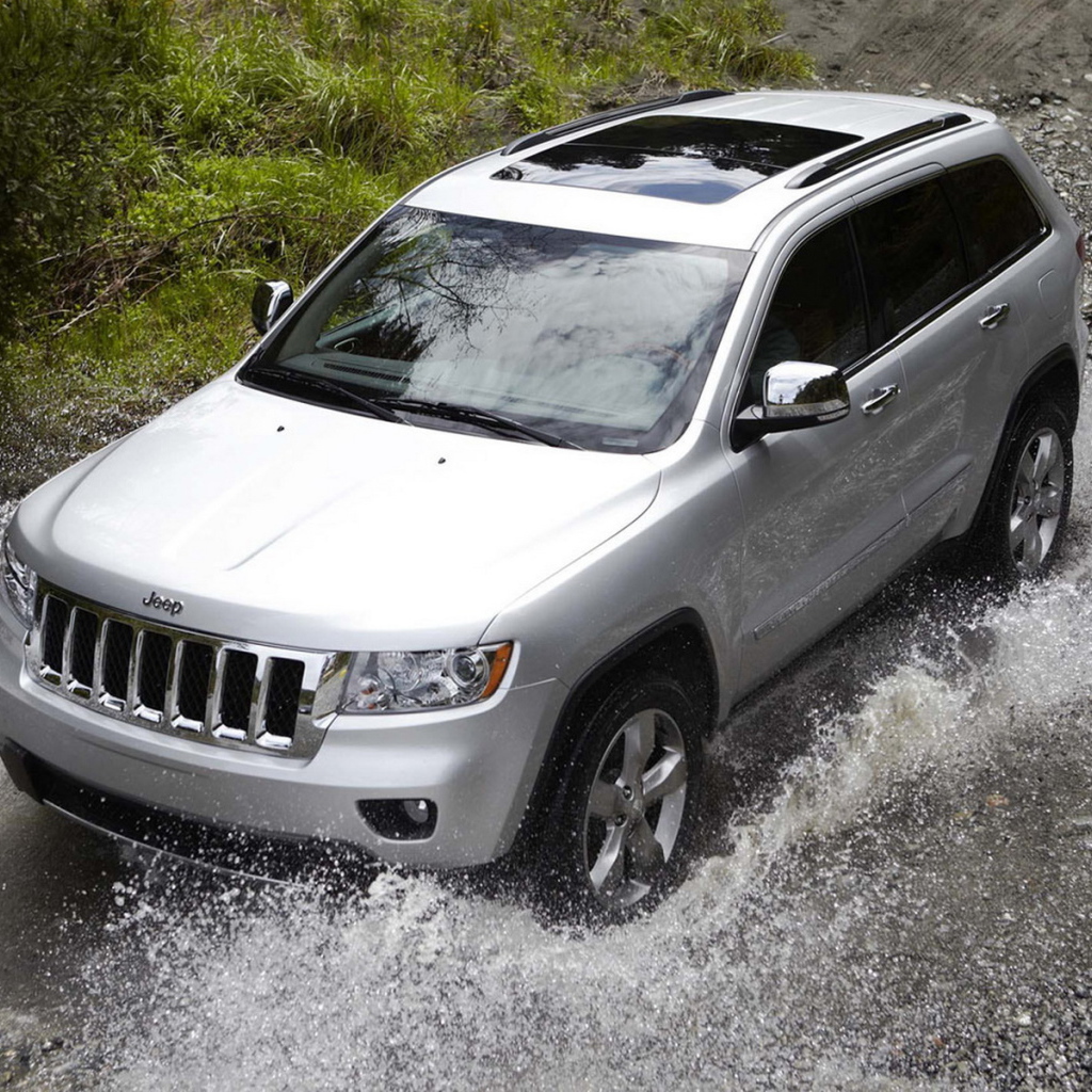 Джип Гранд Чероки на бездорожье