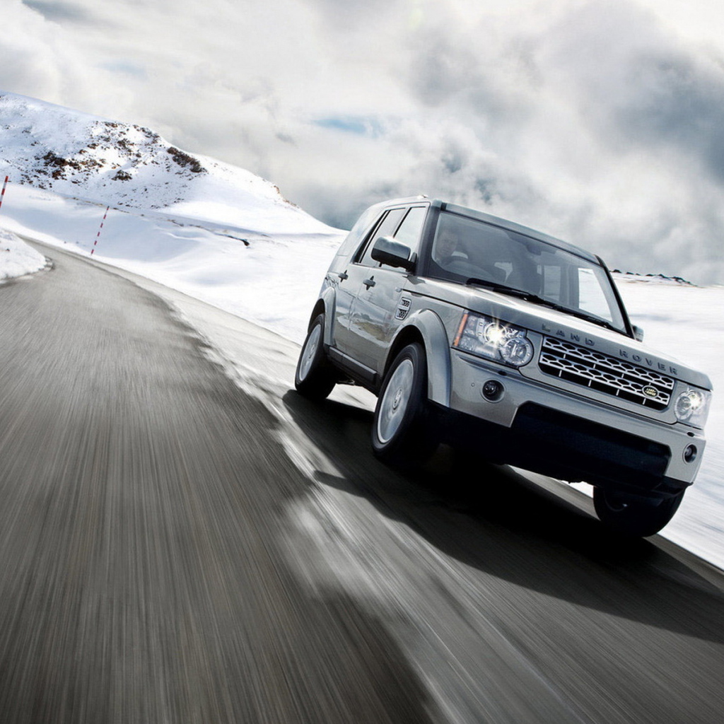 Land Rover Discovery на трассе