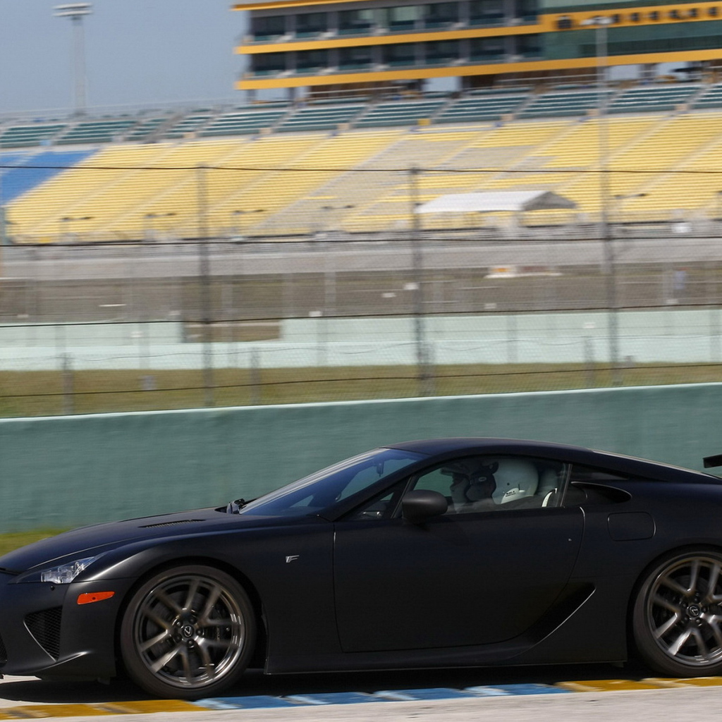 Спортивный Лексус 2012