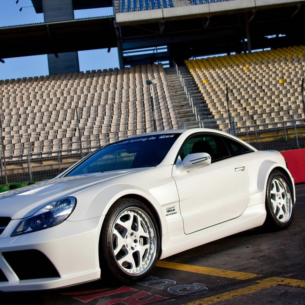 New Mercedes-Benz-SL-65-AMG