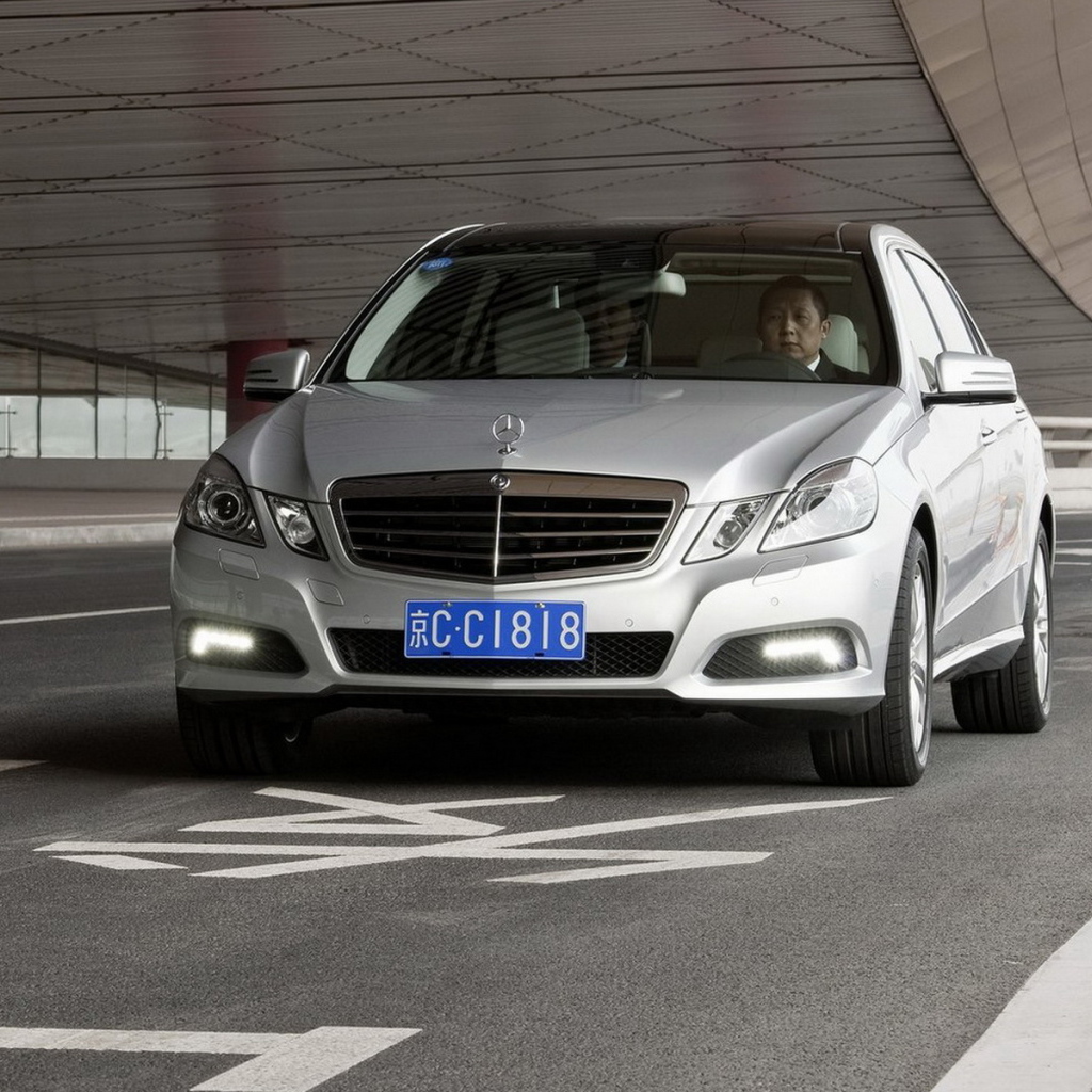 Mercedes-Benz-E-Class L 2011