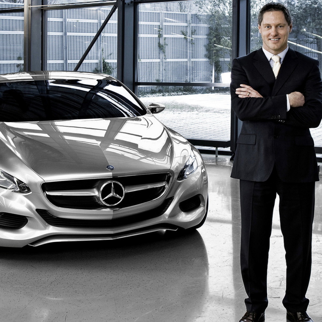 Mercedes Benz F800 Style Concept в автосалоне