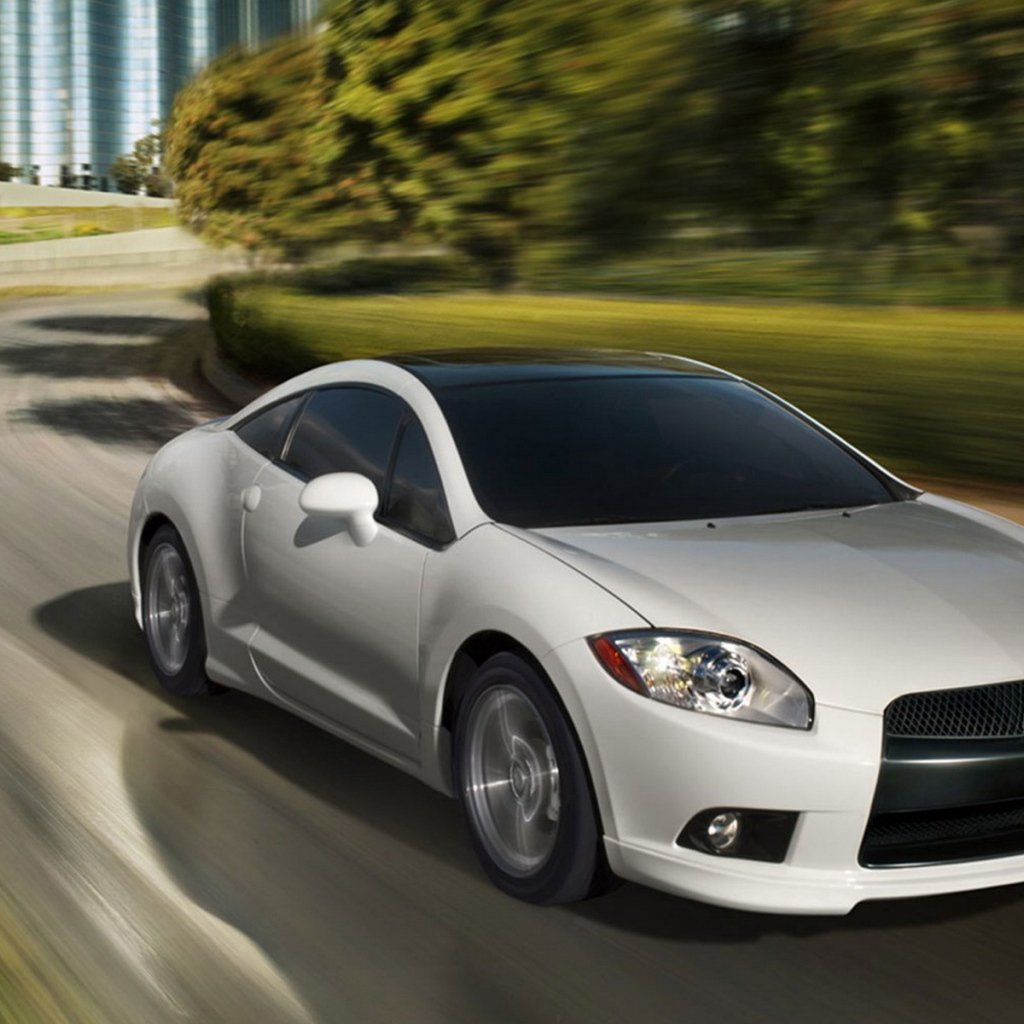 белый Митсубиши Эклипс