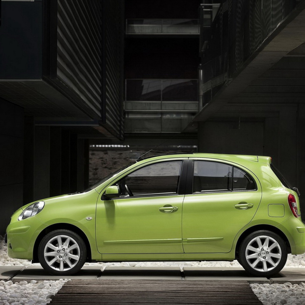 Ниссан Микра 2011