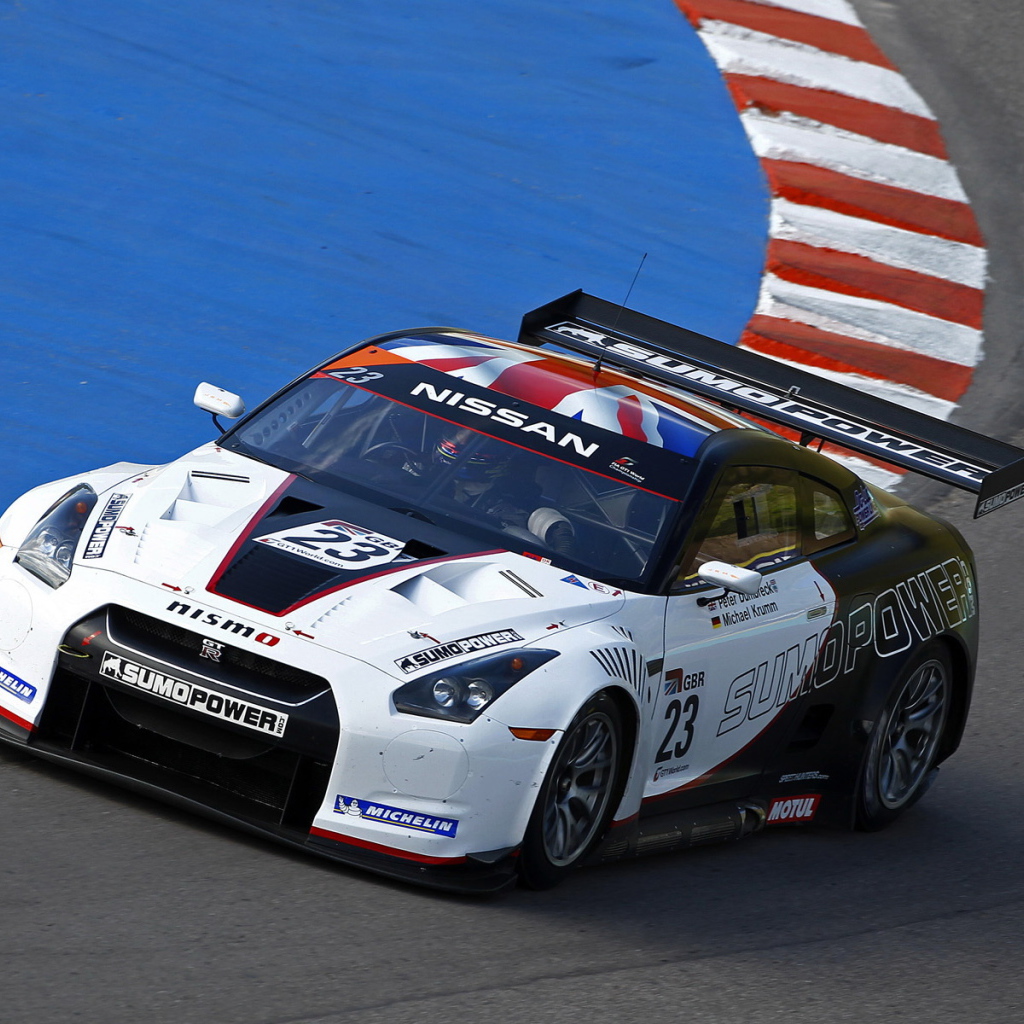 2010-Nissan-GT-R-Racing