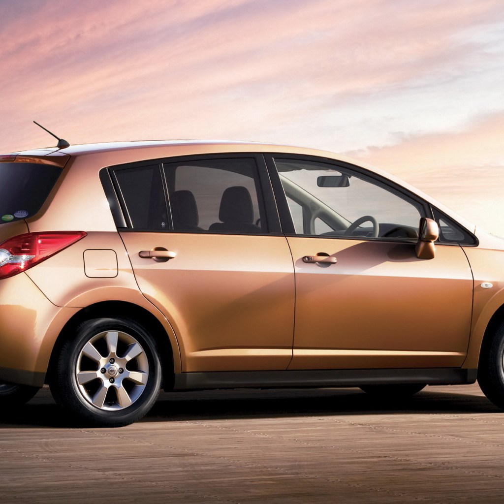 Ниссан Тиида