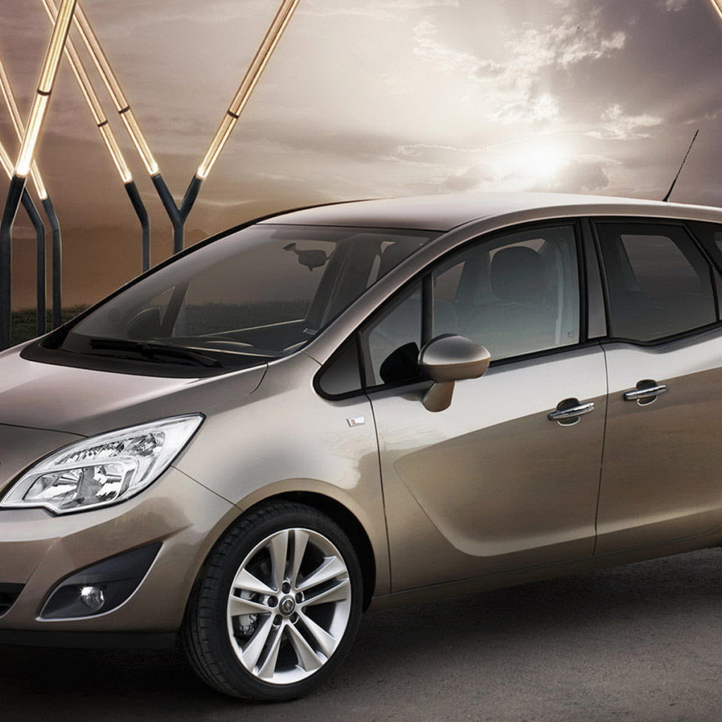 Опель Мерива на рассвете