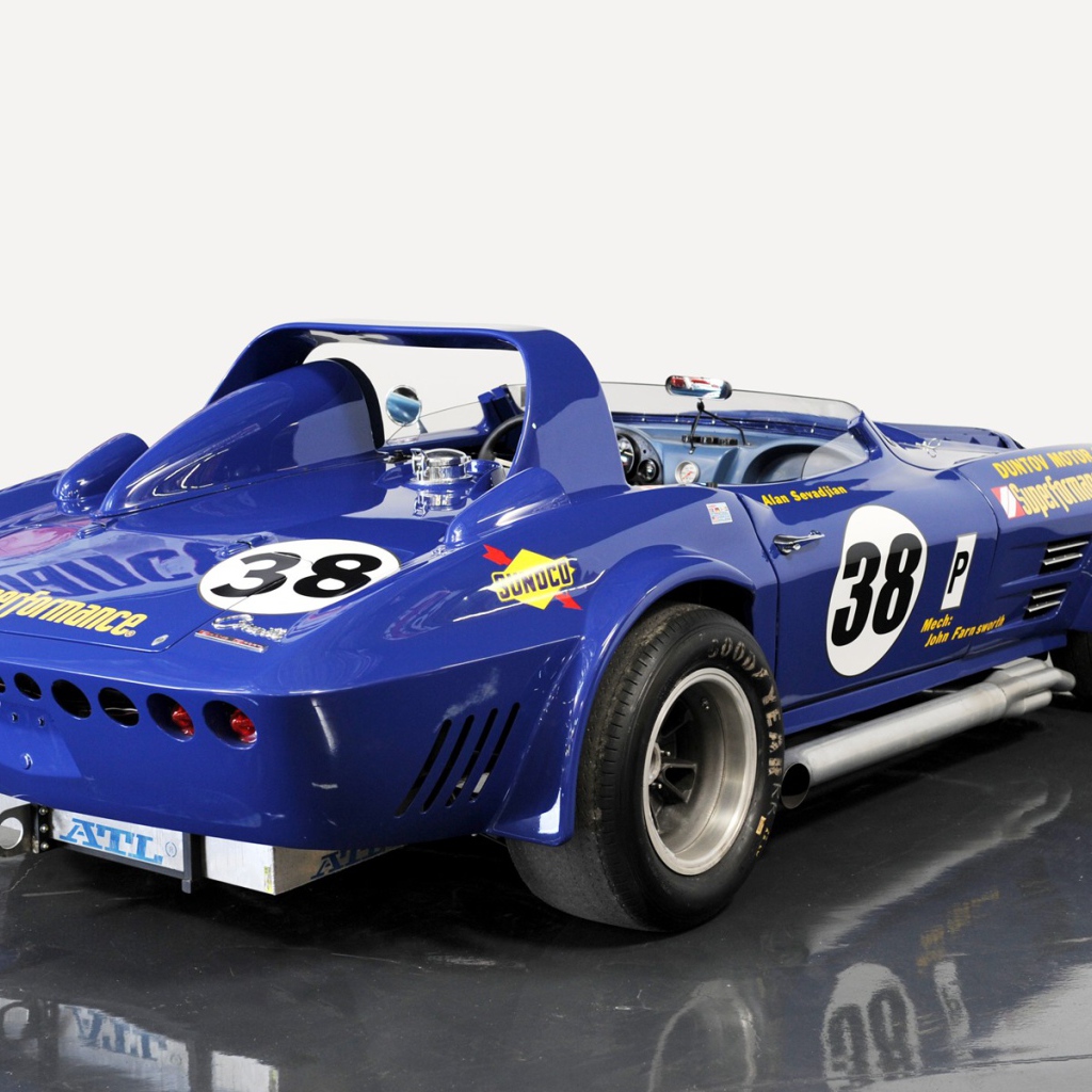 Классический спортивный автомобиль