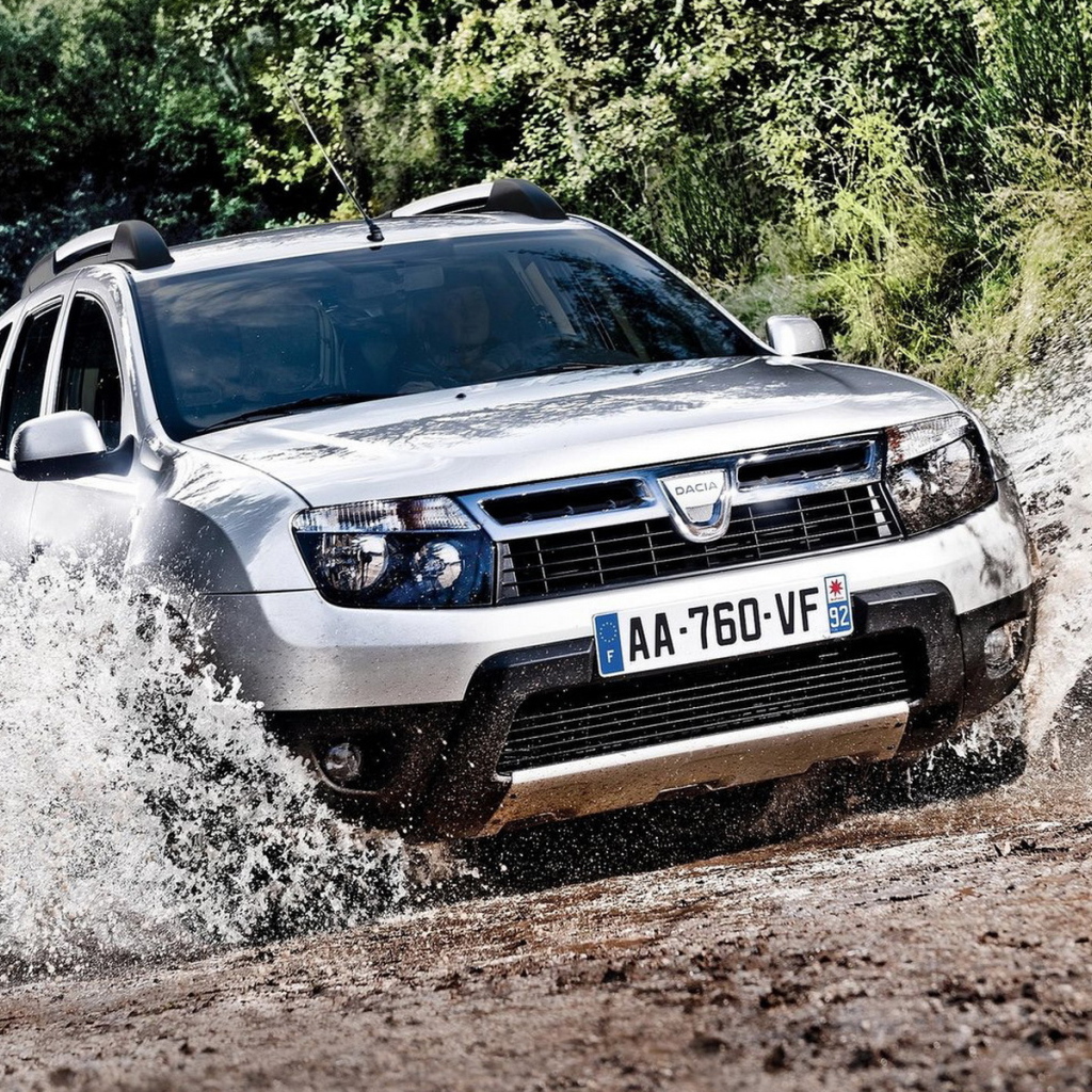 Дасиа Дустер в движении