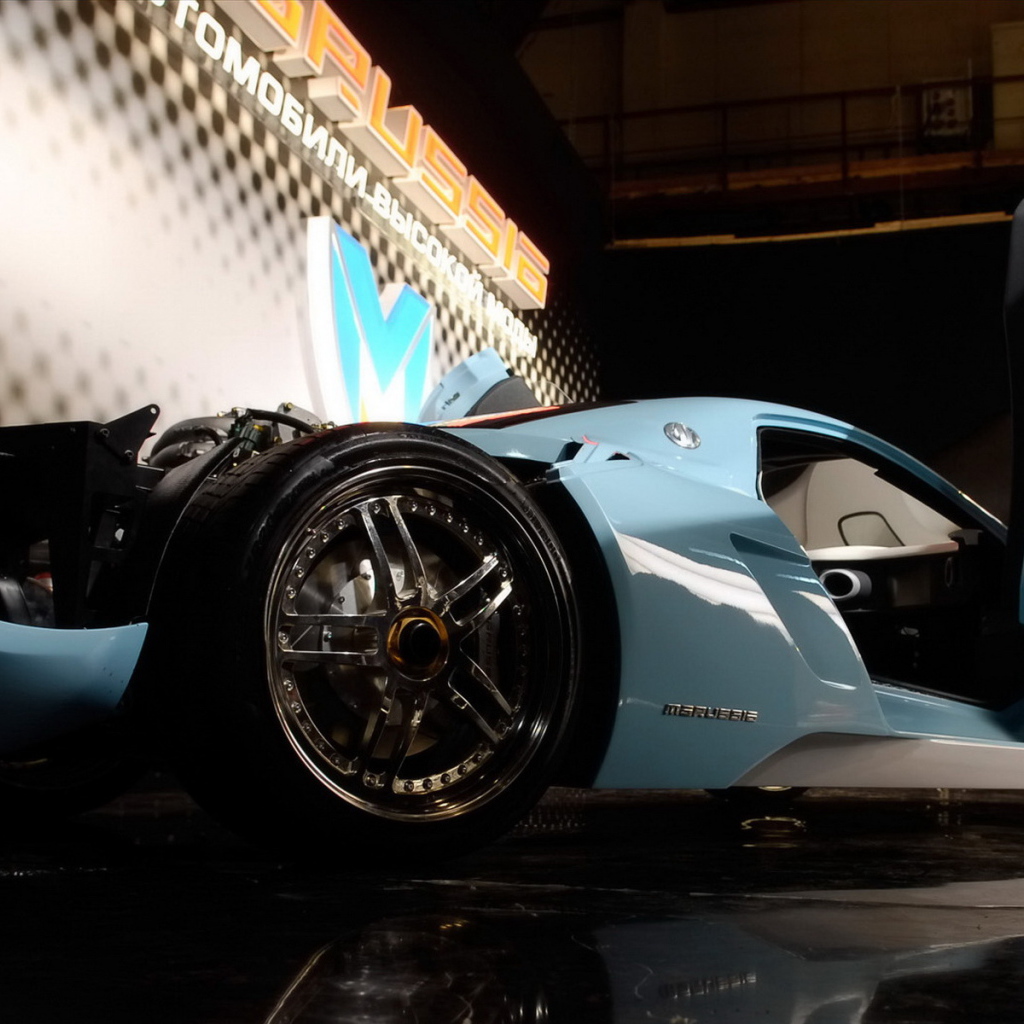 Маруся Б1 с открытыми дверьми