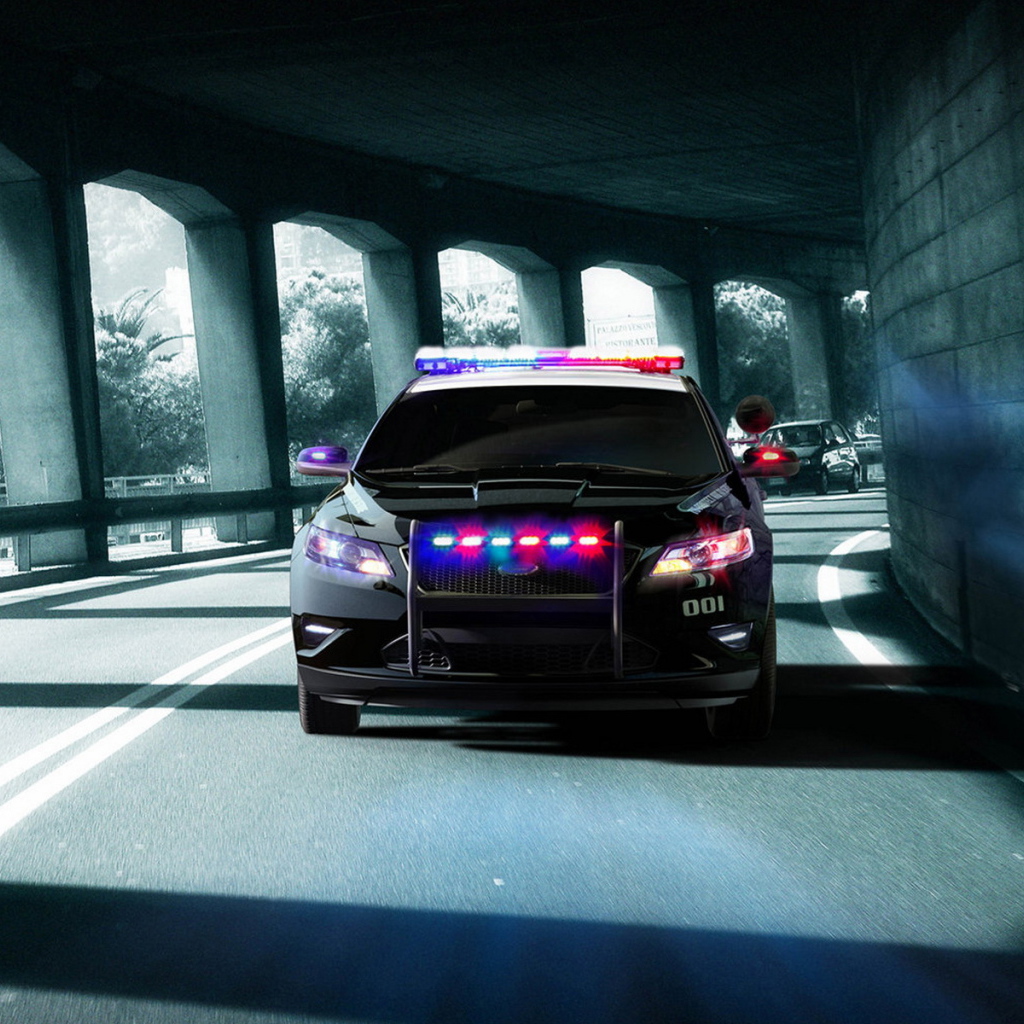 Ford Police Interceptor Concept в туннеле